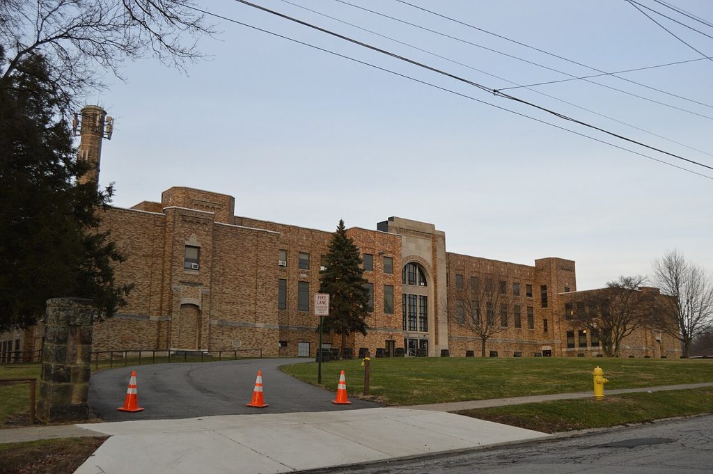 1280px Washington Intermediate School, New Castle